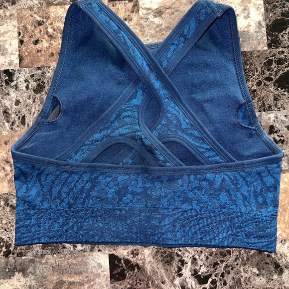 GYMSHARK ADAPT ANIMAL SEAMLESS SPORT BRA WILD NAVY COLOR SIZE SMALL PTP 13” EUC - Picture 6 of 6